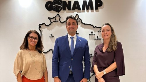 Presidente da CONAMP recebe visita de representantes do MPES